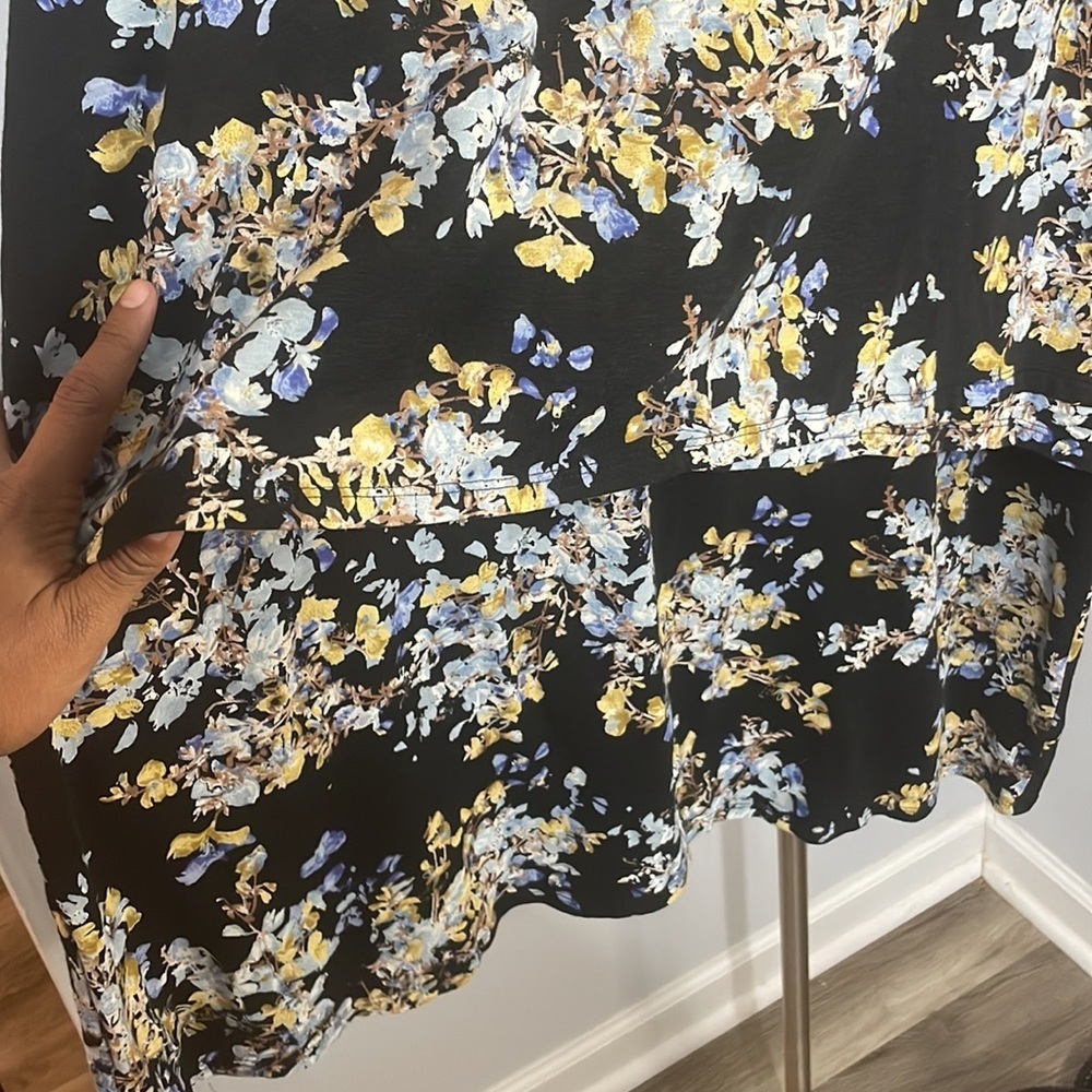 J Jill Black Blue Floral Overlay Tunic - Picture 3 of 10